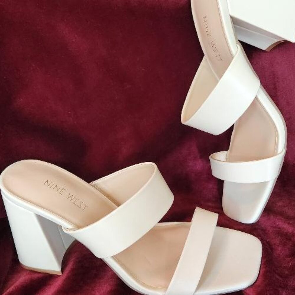 NINE WEST Off White (light cream)  Slip on chunky 2 strap sandals sz 8